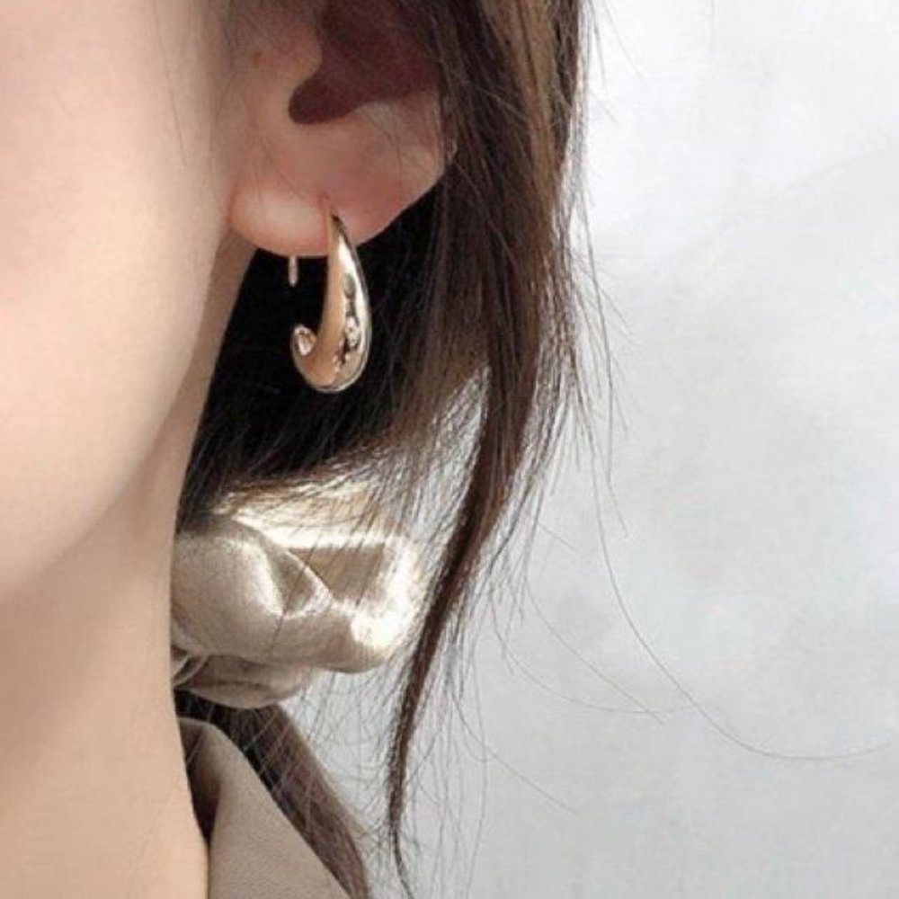 NEW 925 STERLING SILVER HOOP EARRINGS, NICE EARRINGS, CUTE EARRINGS. - Picture 2 of 4